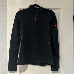 Women’s black Nike pro Hyperwarm zip up